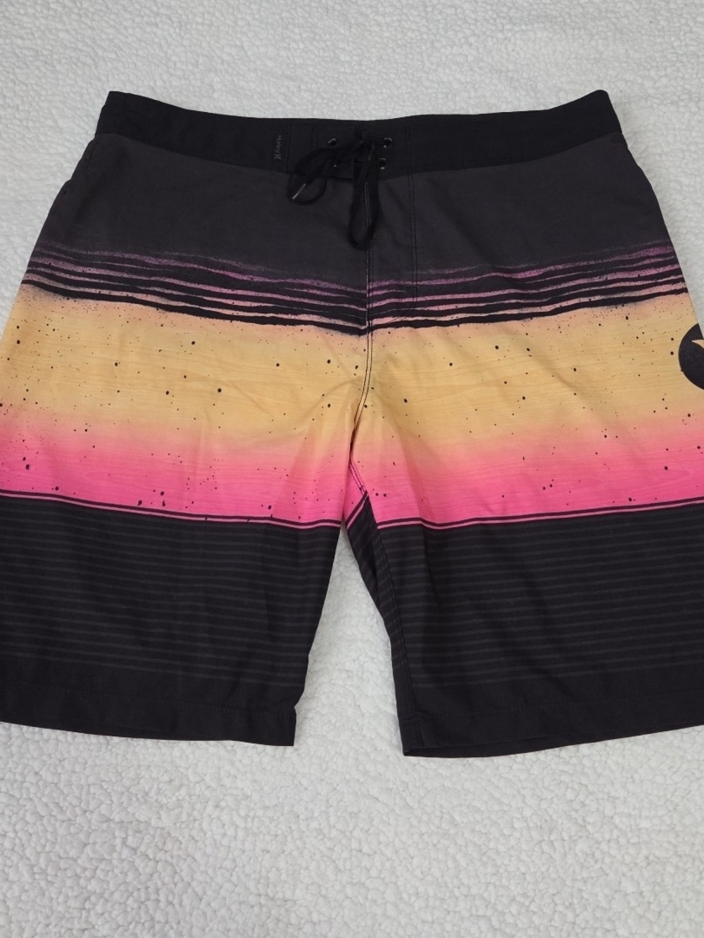 Hurley Phantom Overspray Board Shorts Swim Bottoms Stripped Black Sunset Size 32